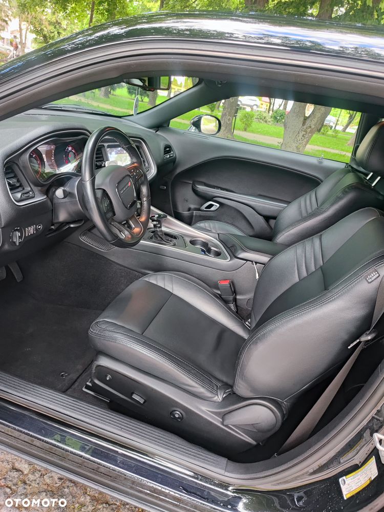 Dodge Challenger - 6