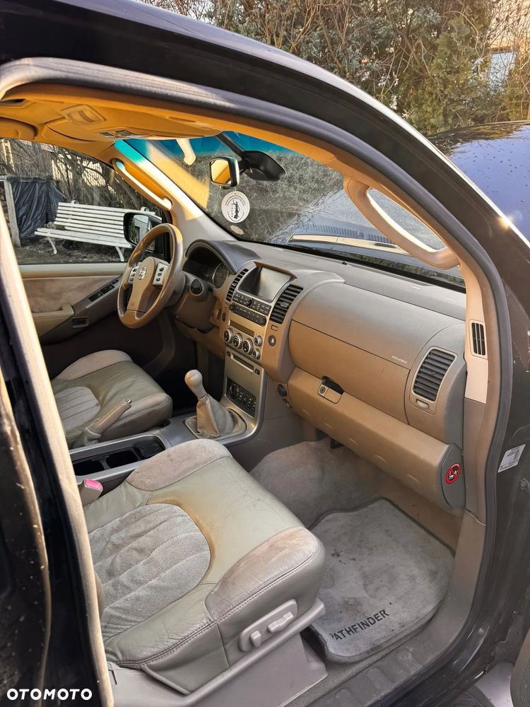 Nissan Pathfinder 2.5 dCi Premium - 3
