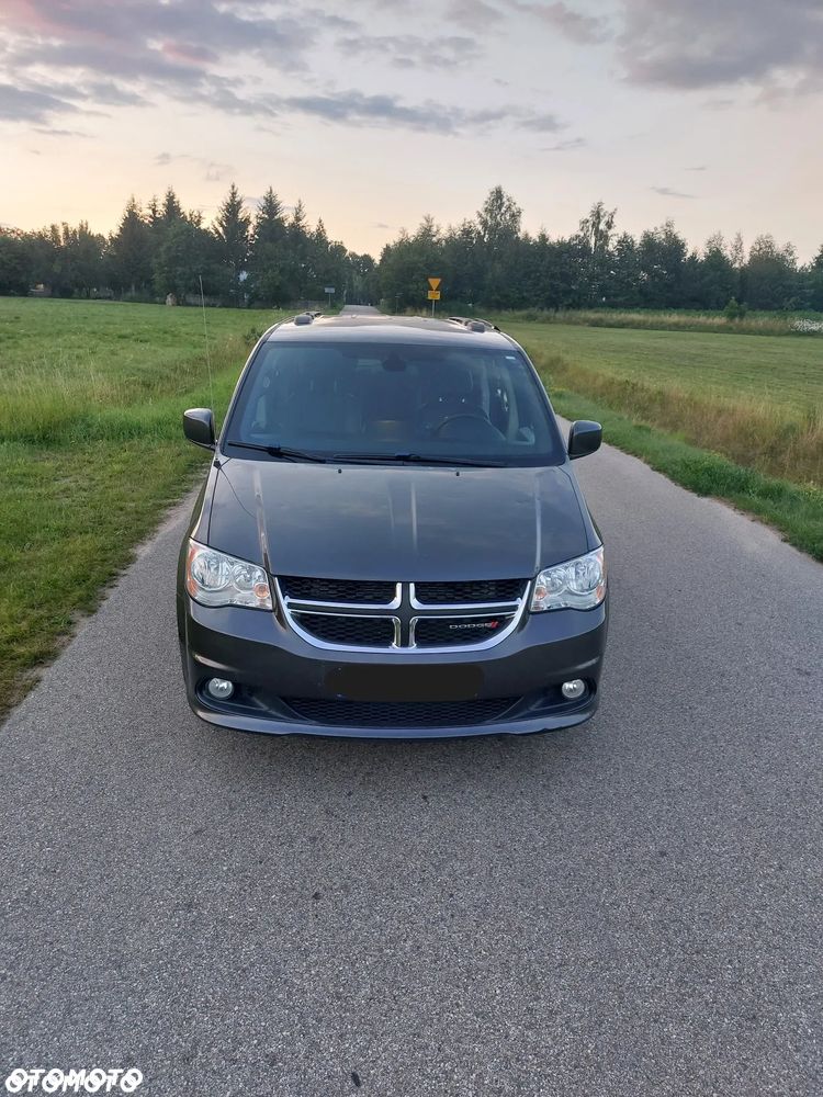 Dodge Grand Caravan - 2