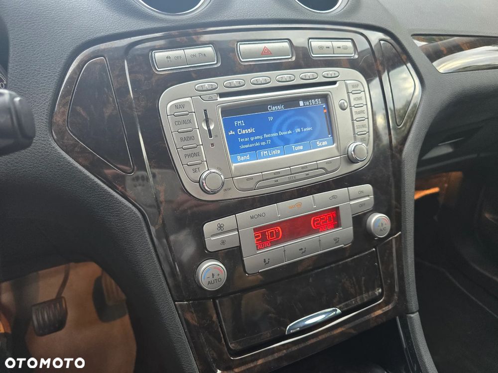 Ford Mondeo 2.0 Ghia - 23