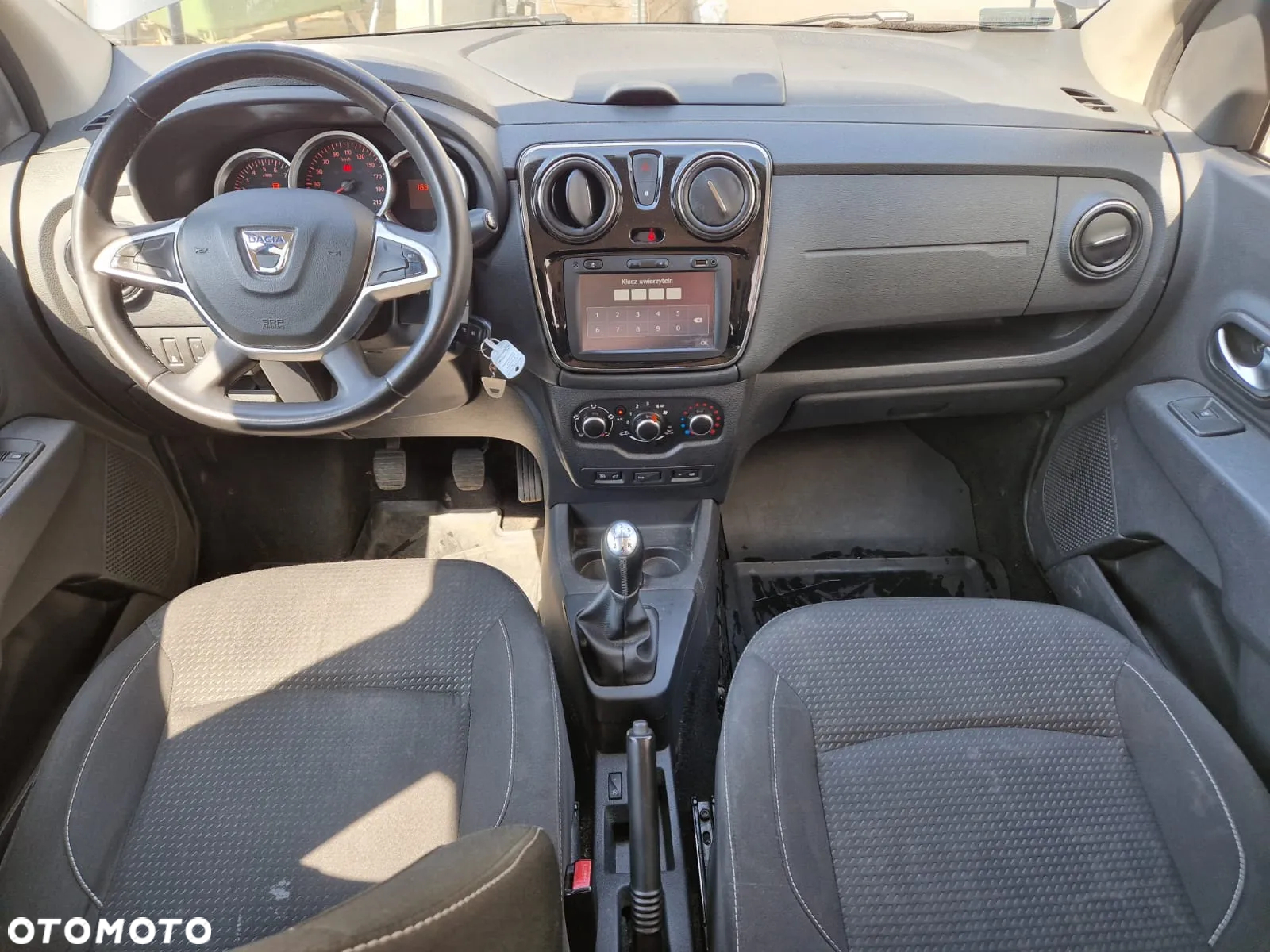 Dacia Lodgy 1.6 SCe Laureate S&S - 13
