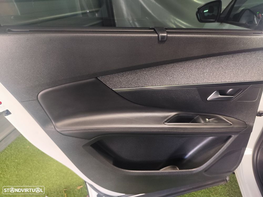 Peugeot 5008 1.2 PureTech Allure - 33
