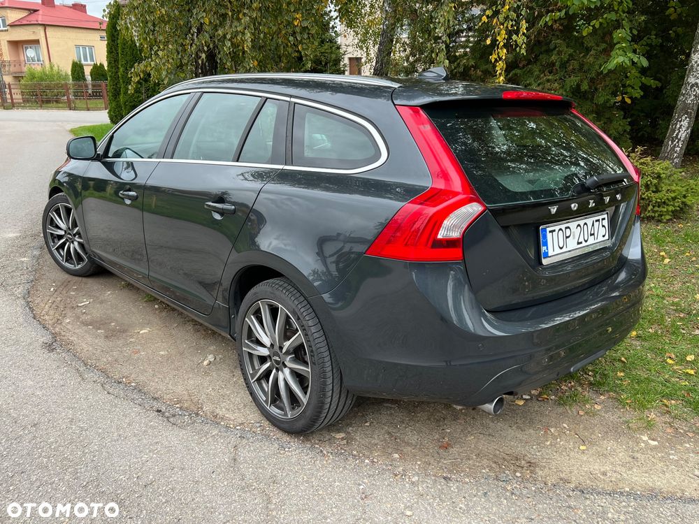 Volvo V60 D2 Summum - 4