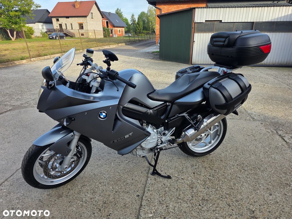 BMW F - 28