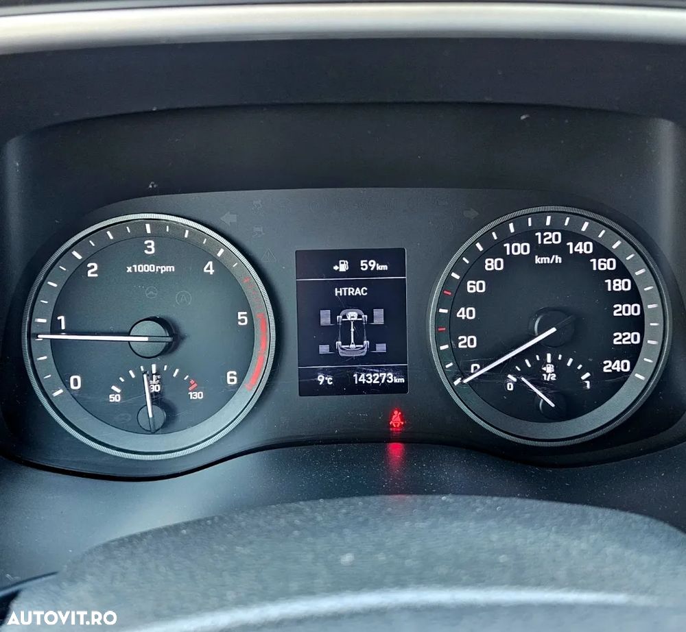 Hyundai Tucson 1.6 CRDi 4WD 6MT Premium - 16