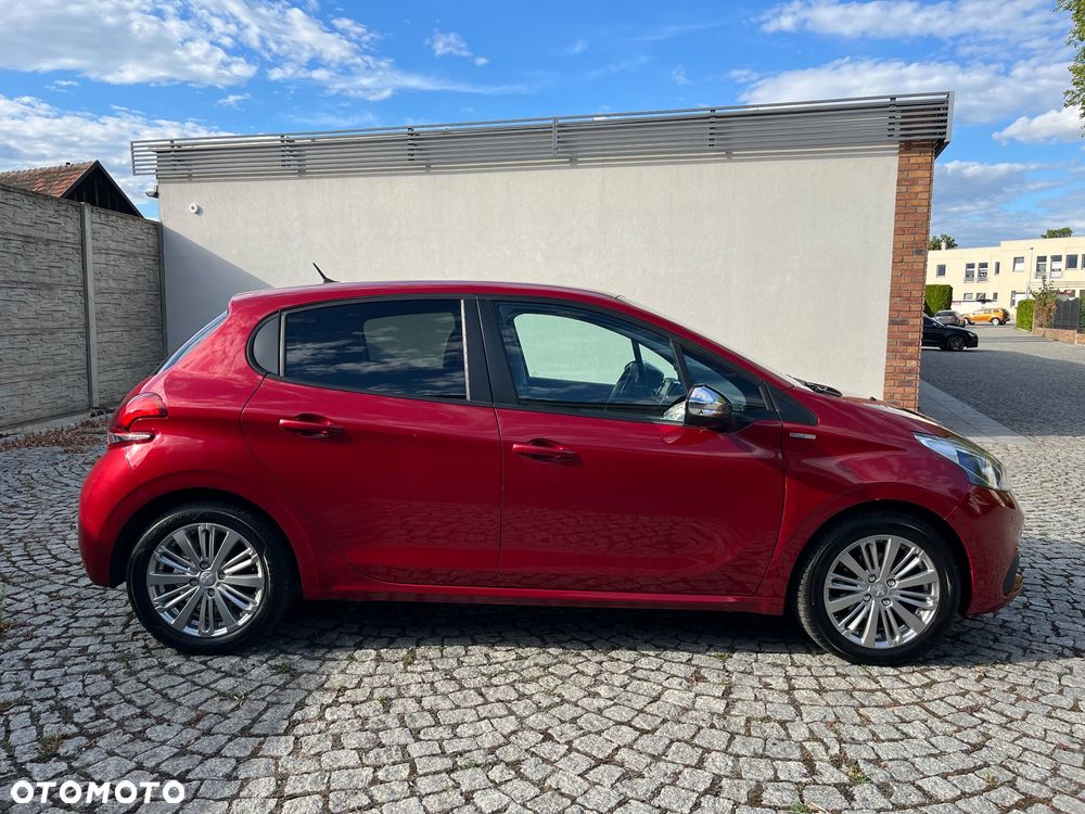 Peugeot 208 - 6