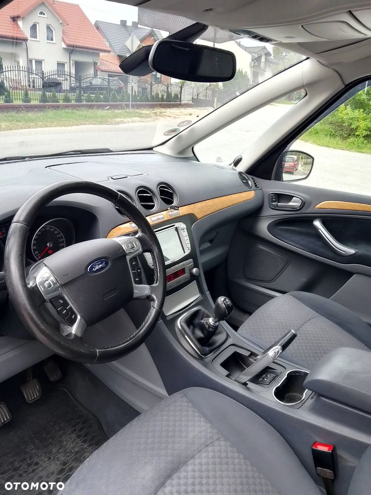 Ford Galaxy 2.0 TDCi Ghia - 23