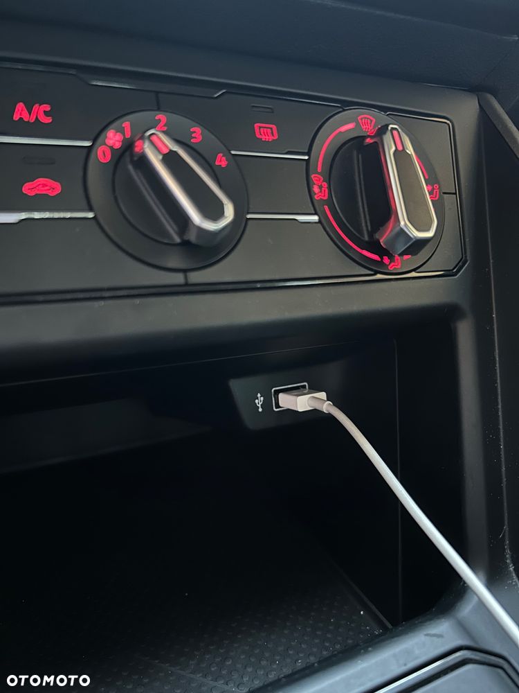 Volkswagen Polo - 10