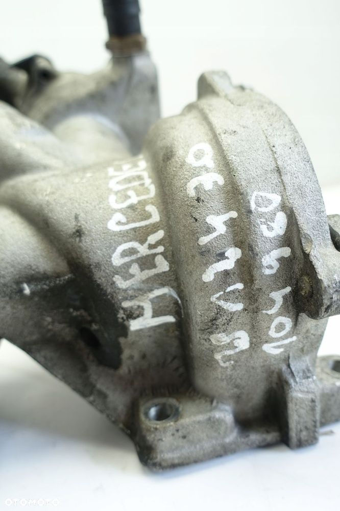 Mercedes W124 3.0 24V POMPA WODY R1042030274 - 4