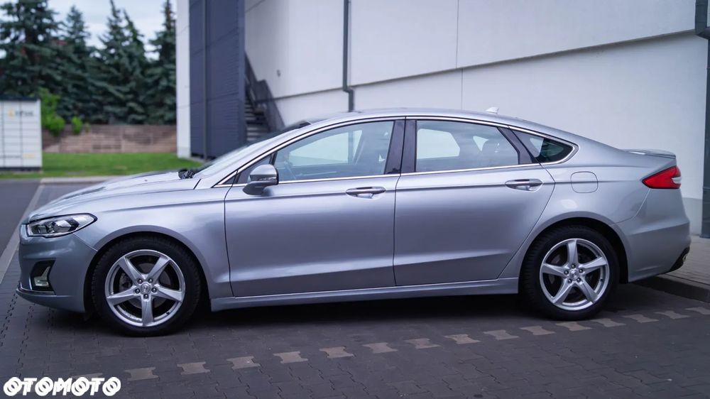 Ford Fusion - 32