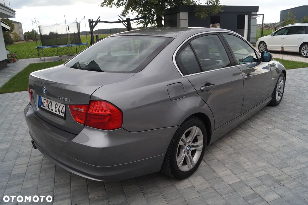 BMW Seria 3 325i - 3