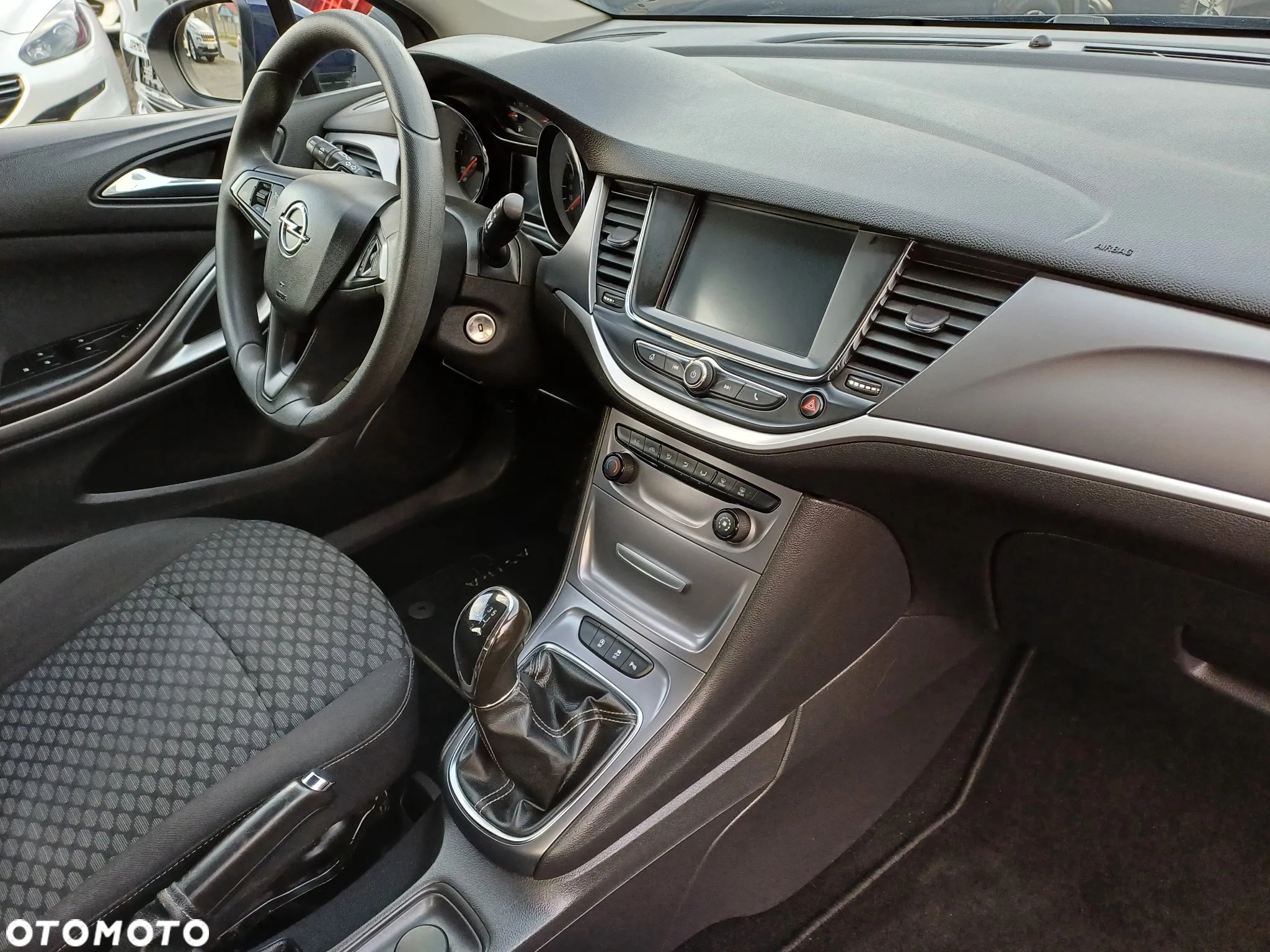 Opel Astra 1.4 Turbo Edition - 10