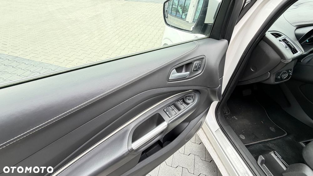 Ford Kuga 2.0 TDCi 4x4 Vignale - 16