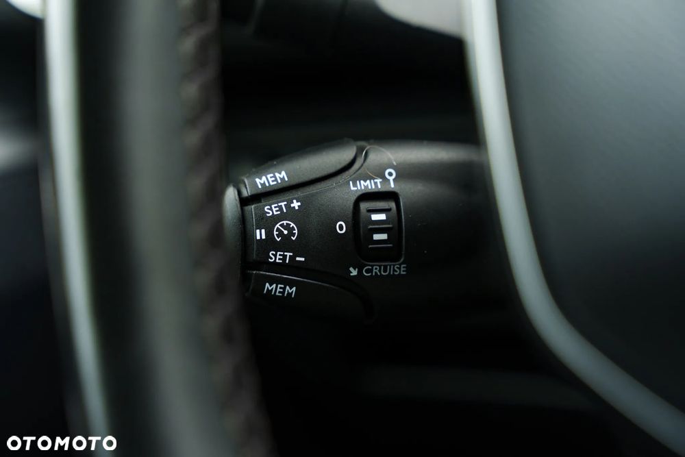 Peugeot 3008 1.6 BlueHDi Allure S&S - 31