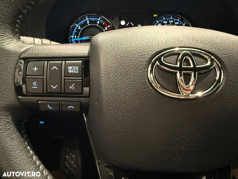 Toyota Hilux 2.8D 204CP 4x4 Double Cab AT Invincible - 18