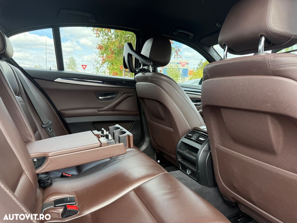 BMW Seria 5 525d xDrive AT - 7