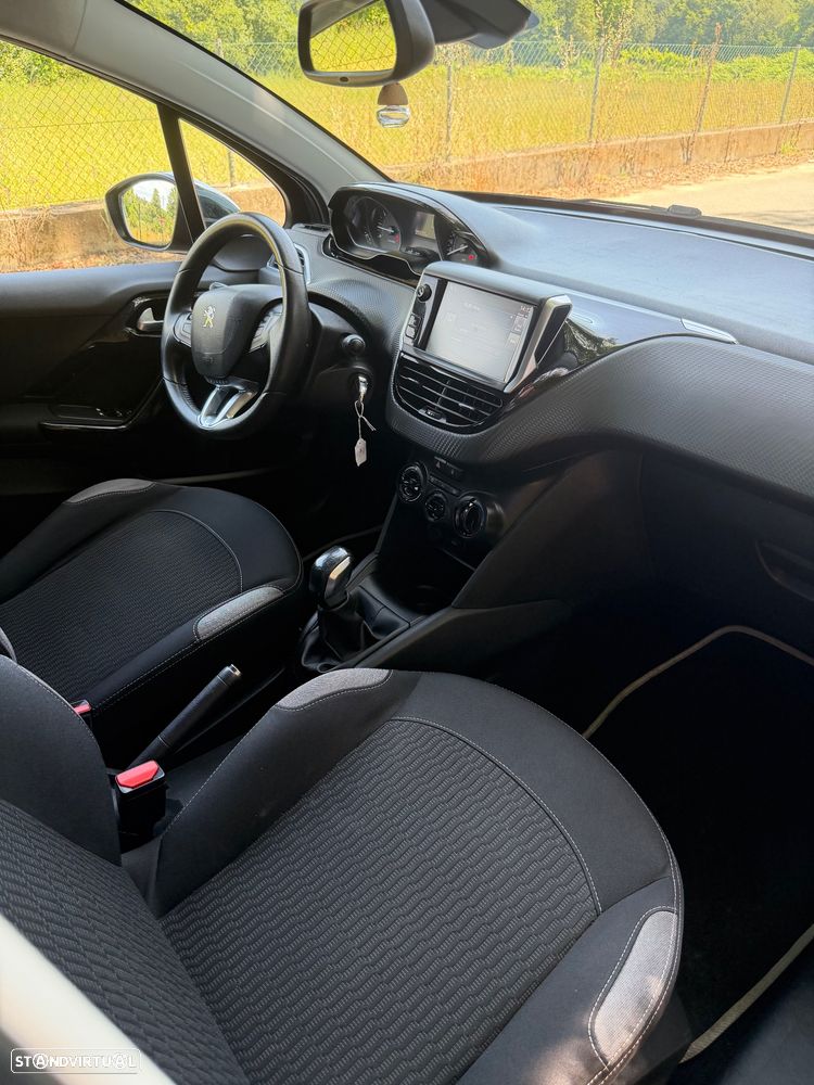 Peugeot 208 1.2 PureTech Style - 19