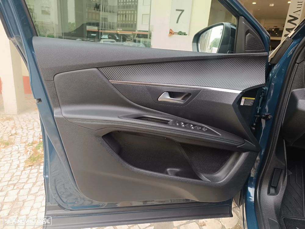 Peugeot 3008 PureTech 130 Stop & Start GPF Allure - 12