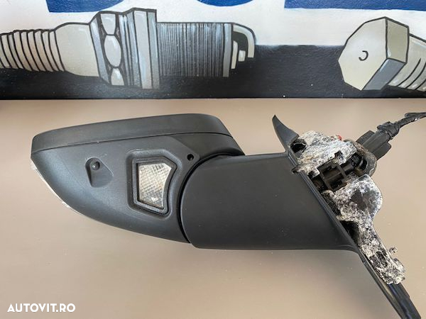 Oglinda stanga cu bec si rabatare Volvo V60 2012 30799199 31402597 - 3