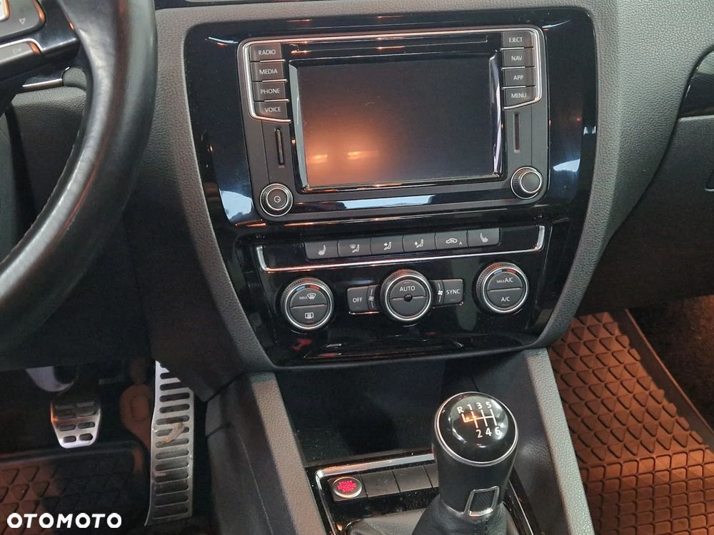 Volkswagen Jetta 1.4 TSI BMT Highline - 19