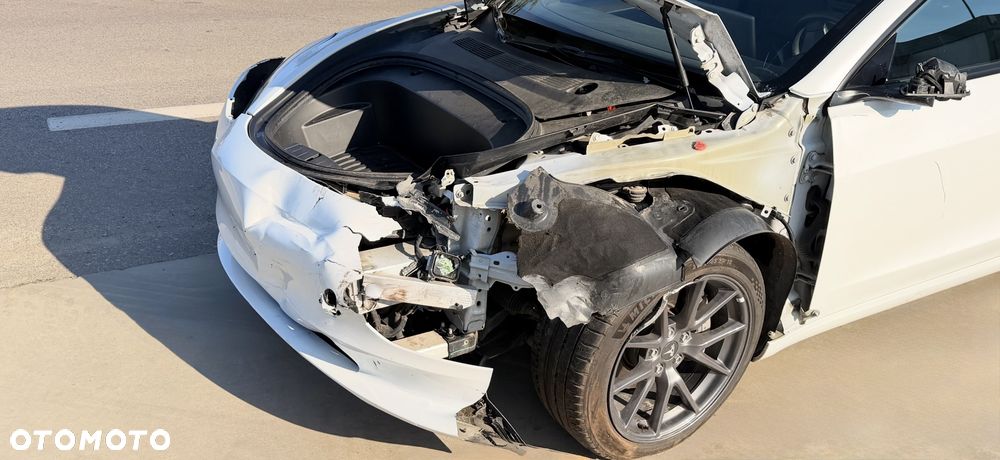 Tesla Model 3 Standard Reichweite Plus Hinterradantrieb - 5