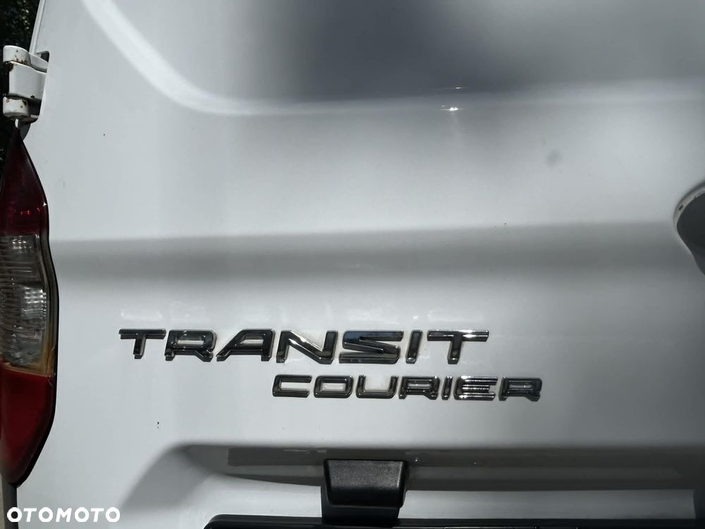 Ford Courier - 9