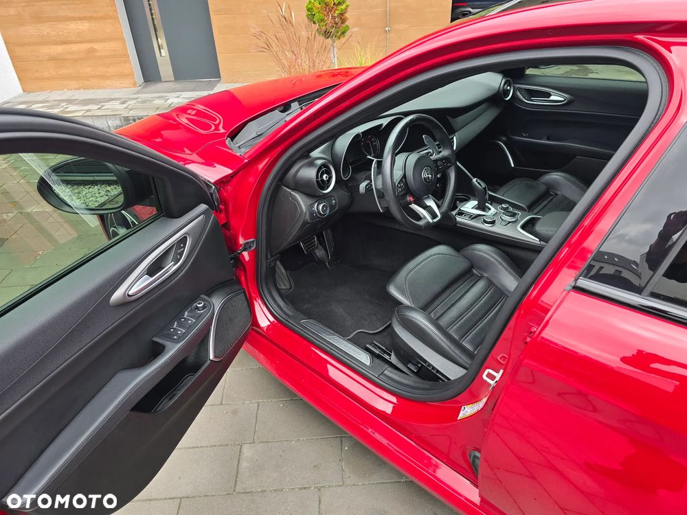 Alfa Romeo Giulia 2.0 Turbo 16V AT8 Veloce - 19