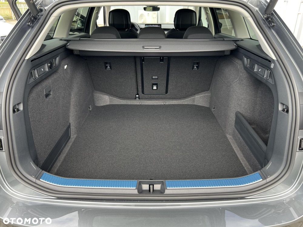 Skoda Superb 2.0 TDI SCR Edition 130 DSG - 36