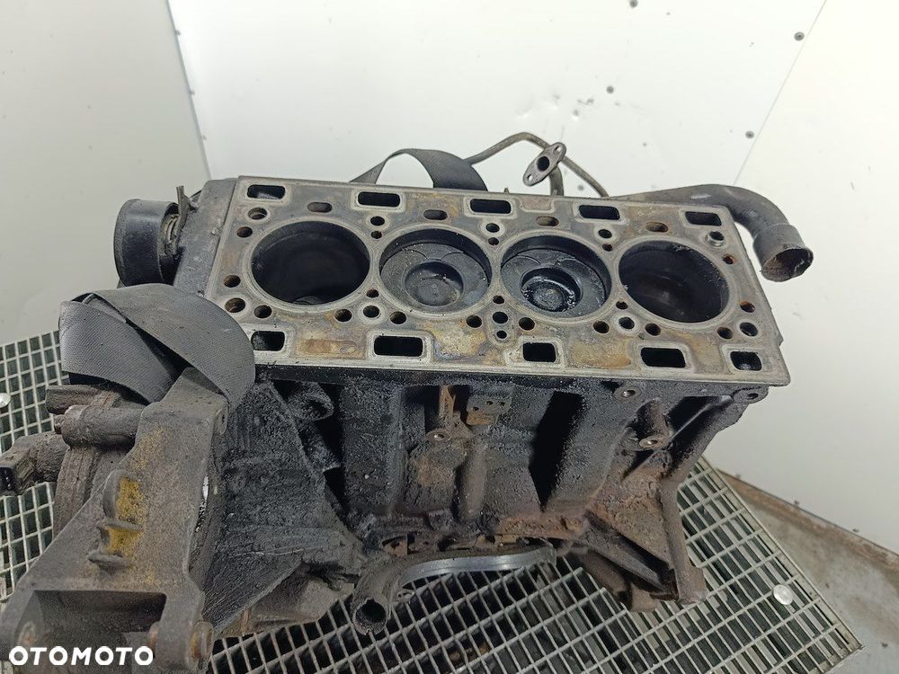 BLOK SILNIKA RENAULT MASTER II FL G9U650  8200513042 2.5 DCI - 6