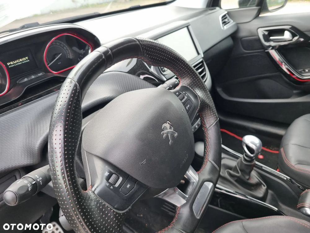 Peugeot 2008 PureTech 130 GT - 9