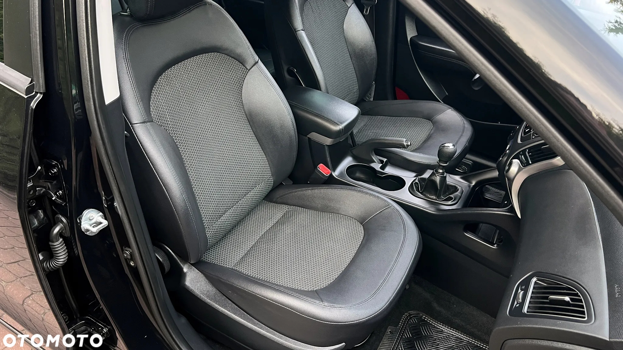 Hyundai ix35 1.7 CRDi Premium 2WD - 8