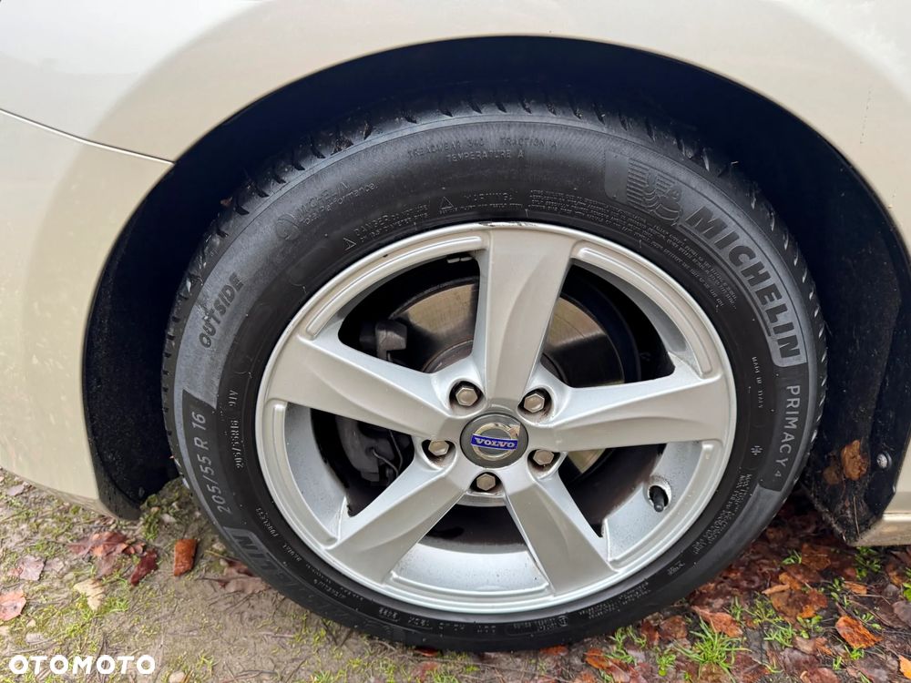 Volvo V40 D2 Momentum - 19