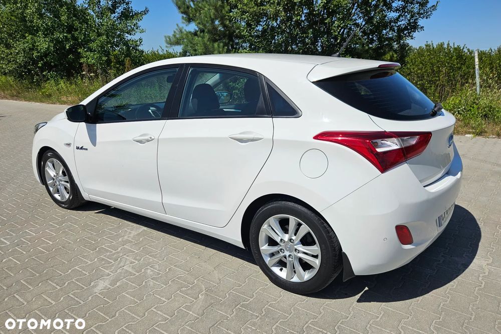 Hyundai i30 blue 1.6 CRDi Style - 3