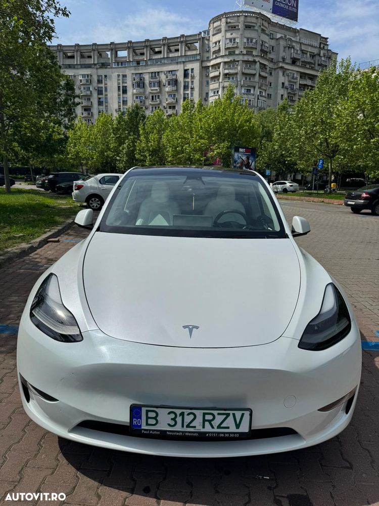 Tesla Model Y - 6