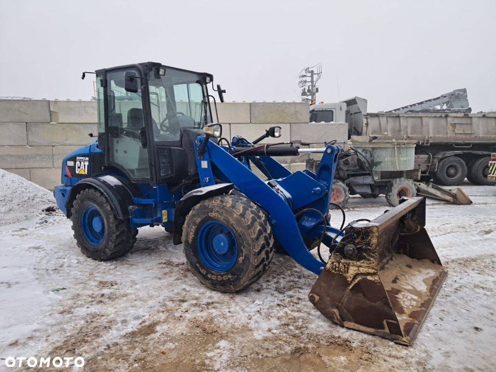 Caterpillar 908H - 3