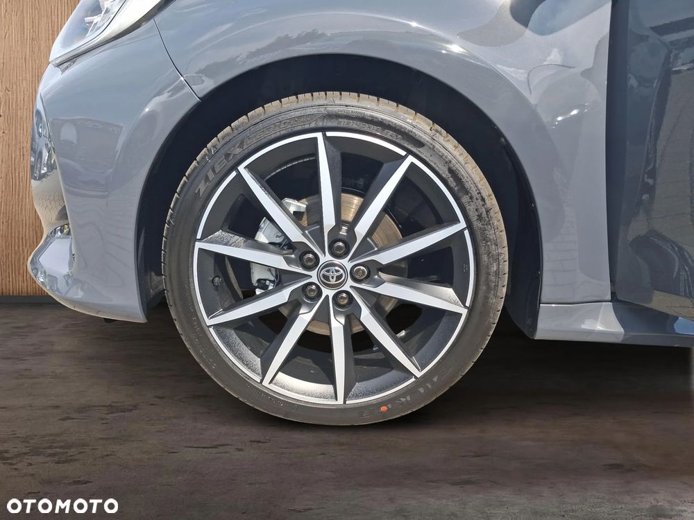 Toyota Yaris Hybrid 1.5 GR Sport - 17