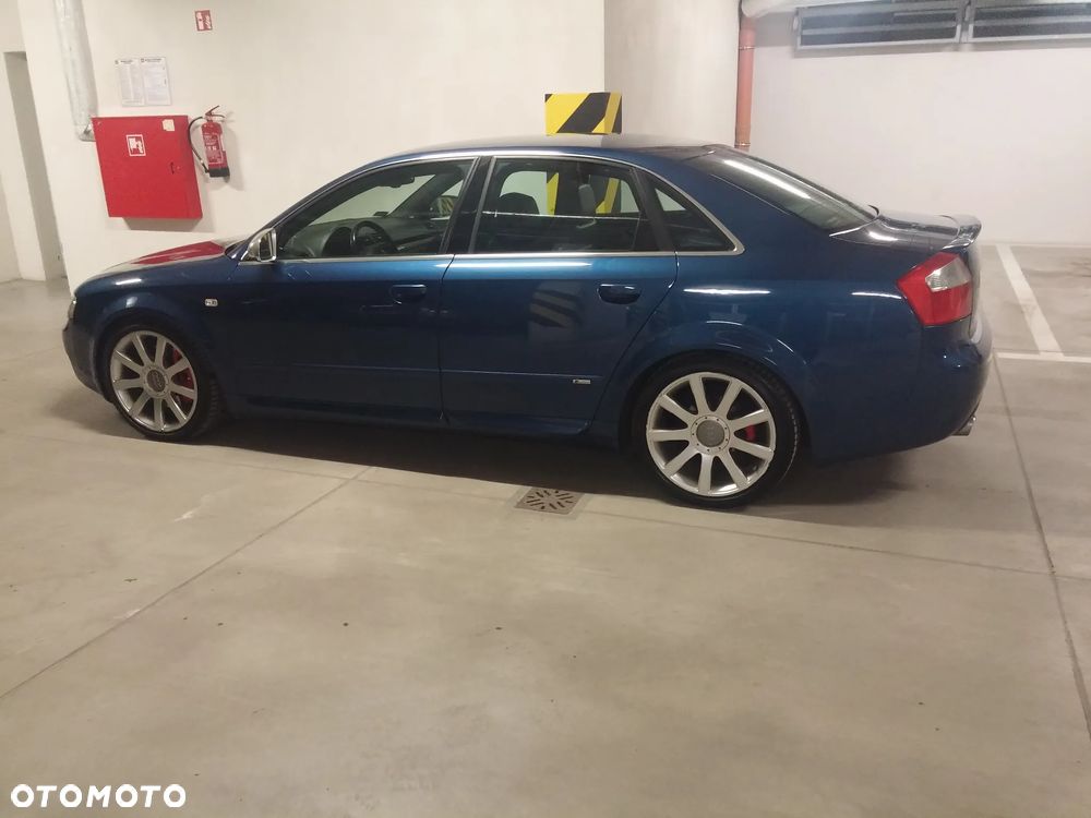Audi A4 Limousine - 32
