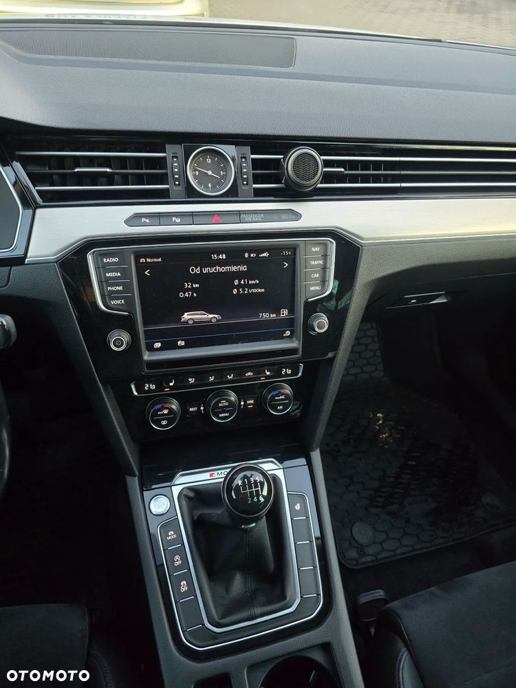 Volkswagen Passat Variant 2.0 TDI BMT Highline - 14