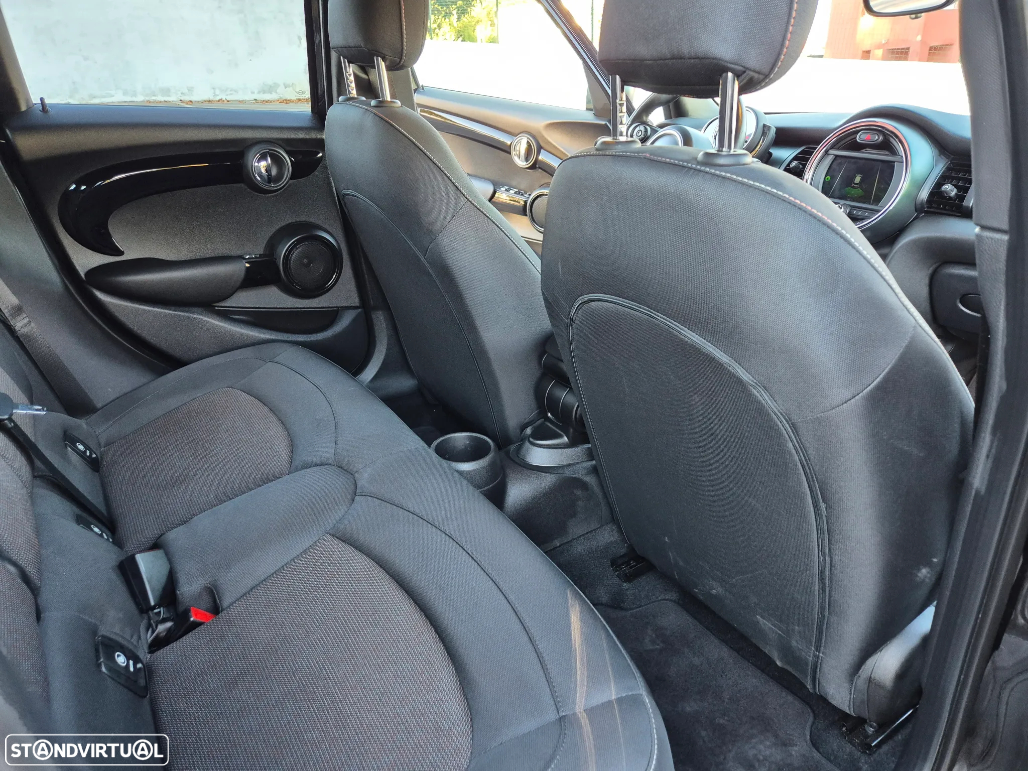 MINI 5 Portas Cooper 4Business Plus Auto - 21