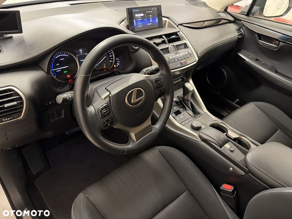 Lexus NX 300h Elite AWD - 10
