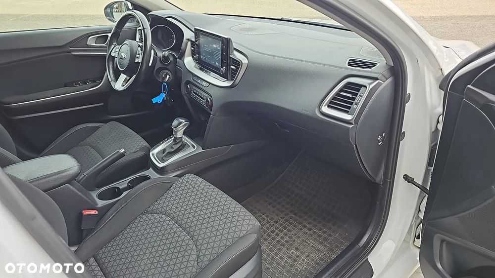 Kia Ceed 1.5 T-GDI M DCT - 9