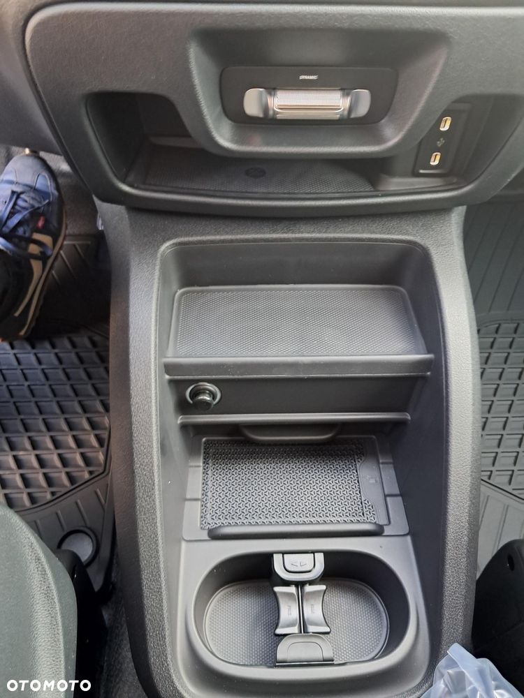 Mercedes-Benz VITO - 10