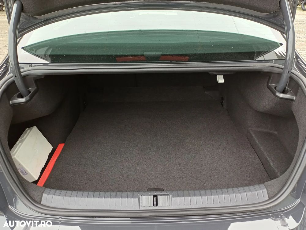 Volkswagen Passat 1.5 TSI ACT DSG Trendline - 9