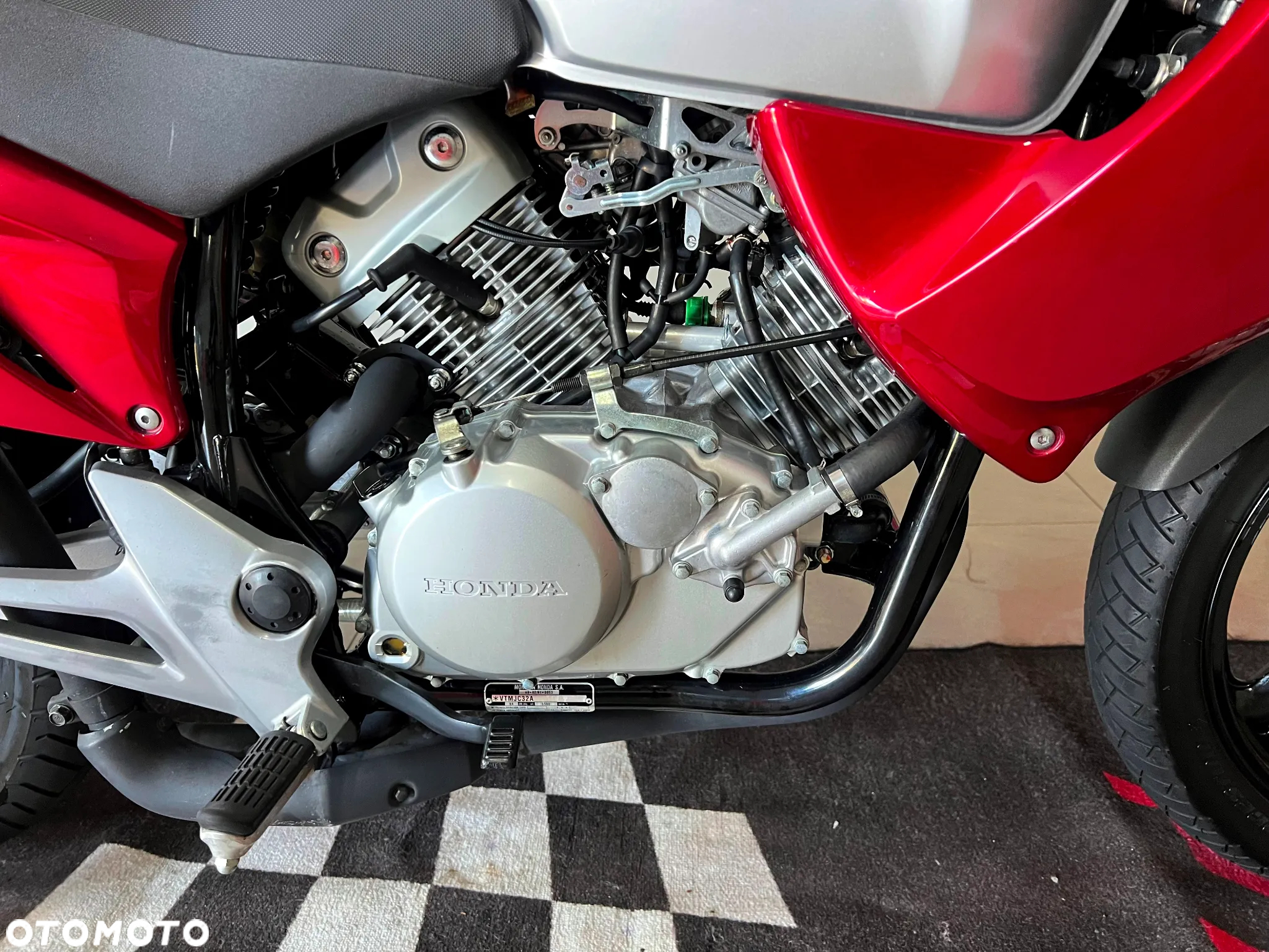 Honda XL - 16
