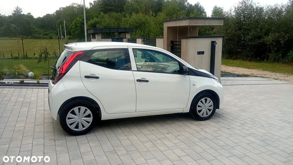 Toyota Aygo x - 12