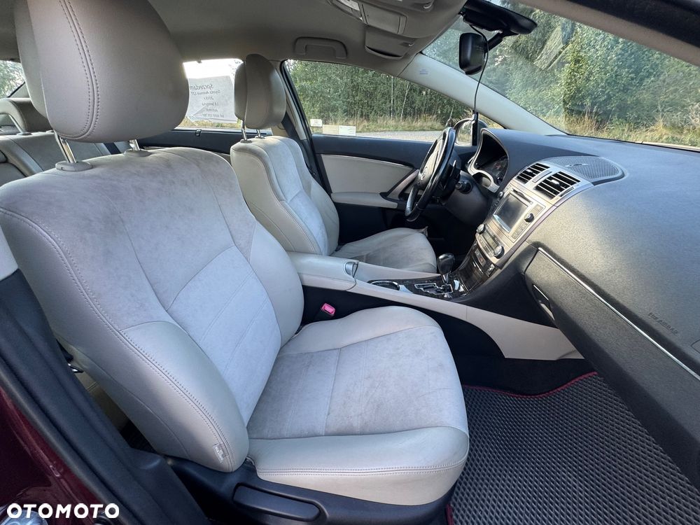 Toyota Avensis 1.8 Premium MS - 6