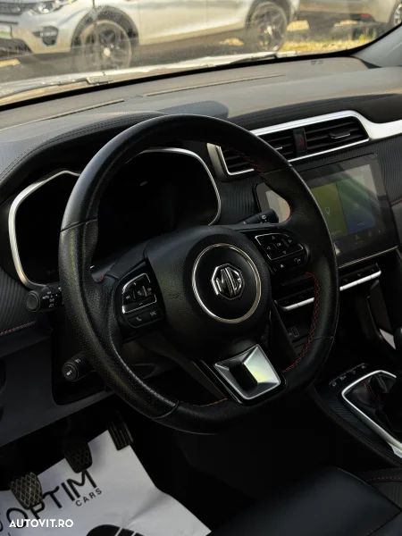 MG ZS 1.5 GSL 5MT Exclusive - 12