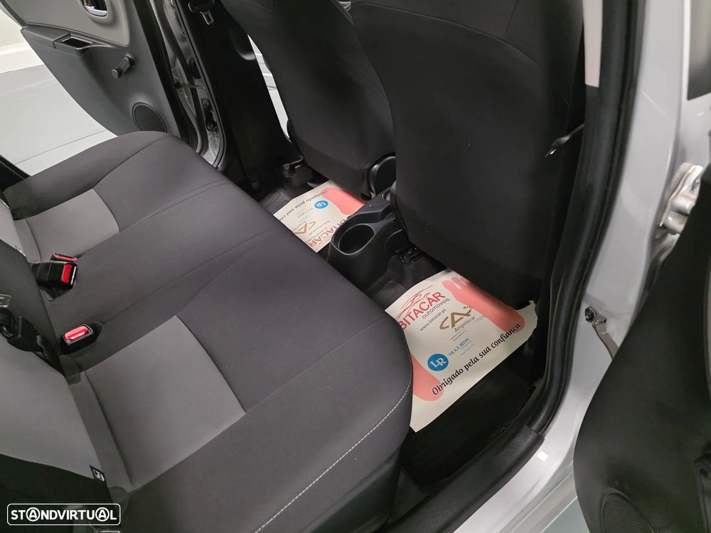 Toyota Yaris 1.5 HSD Comfort +P.Style+P.Techno - 43
