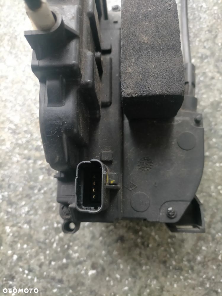 Renault Modus Mechanizmy blokady drzwi  zamek lewych tylnych wersja 4-drzwiowa o numerze artykułu 219248 - 2