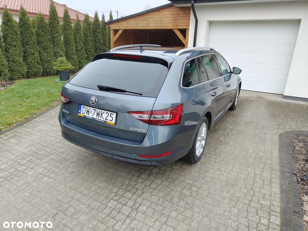Skoda Superb 2.0 TDI DSG Style - 8